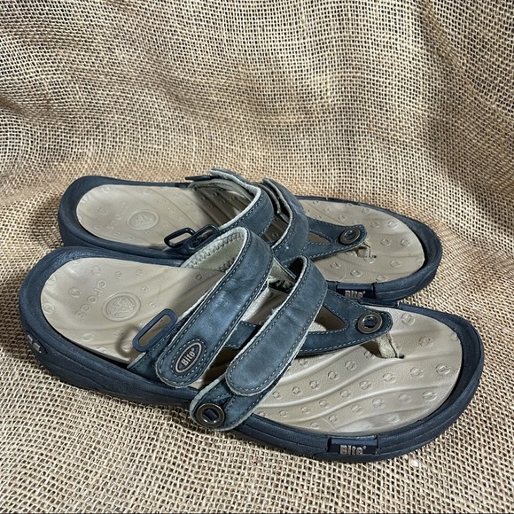 CROCS Shoes Crocs Bite Hook Loop Sandal T Strap Thong Flip Flo Poshmark